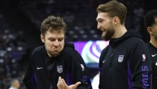 Везенков наниза 11 точки, но Сакраменто падна в Ню Йорк