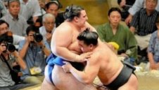 Аоияма с втора поредна загуба във Фукуока