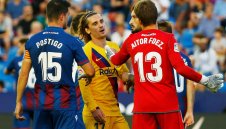 Гризман блести с работа в защита, разкри кой го е учил