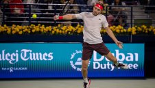 Циципас триумфира в Дубай