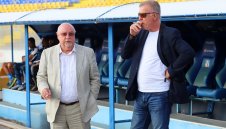 Гръм в Левски: Разнобой между Наско Сираков, Мъри и новия спонсор 