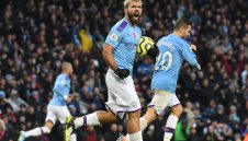 Кун изпревари Анри и Шиърър