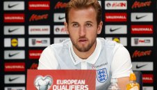 Хари Кейн извежда Англия с лентата