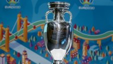 Извънредна среща днес решава бъдещето на футбола в Европа