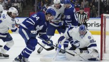 Носителят на Купа „Стенли“ е пред отпадане от плейофите в НХЛ