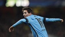 Не мислиш, че Меси е най-добрият? Ти си глупак!