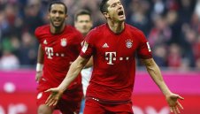 Байерн с класически бой над Шалке + ВИДЕО