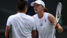 Световната номер 1 Швьонтек с 15-а титла