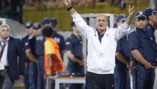 Роси сменя системата в Левски