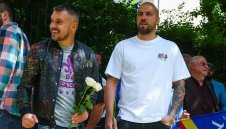 Ники Михайлов и Сираков си стиснаха ръцете