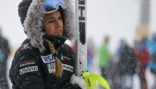 Линдзи падна лошо на оперираната си ръка