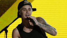 Шоу: Джъстин Бийбър тренира с Барселона