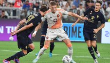 Много дебюти и малко футбол! Юве - Рома 0:0