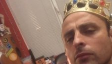 Бербо полудя от радост след фамозния обрат на Тотнъм, сложи си и корона на главата