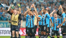 Гремио загуби от Барселона, но е на финал