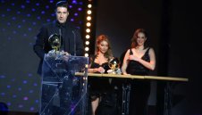 Илия Груев поема Левски дългосрочно?