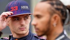 Екшън в Остин! Макс за Люис: Глупав идиот!  