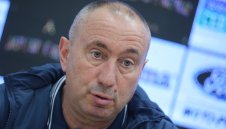 Мъри чете конско на "сини" звезди