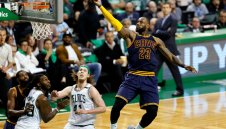 ЛеБрон изпревари Джордън, Кливланд на финал