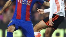 Паник ход на "Камп Ноу": Барса връща пенсионер заради контузията на Пике