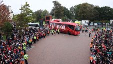 Вижте съставите на Ливърпул и Евертън