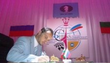 От щаба на Крамник нападнаха Топалов