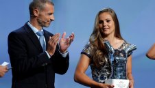 Босът на УЕФА "зазижда" трансферния прозорец