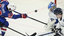 Швейцария и САЩ са първите полуфиналисти на световното по хокей на лед