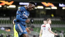 Интер атакува нападател на Арсенал