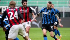 Интер преподписва с една от звездите си