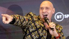 Всичко е ясно: Обявиха датата за Фюри - Усик!