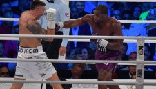 Ударът на Дубоа беше честен, Усик дръпна долните си гащи до ш***ните си зърна