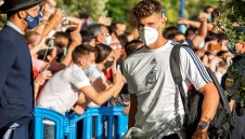 Халф на Атлетико с култово предложение за брак + СНИМКИ