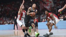 Без напрежение. Везенков и Олимпиакос се справиха и с Партизан