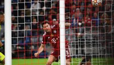 Искрен ли е? Левандовски игнорира Златната топка