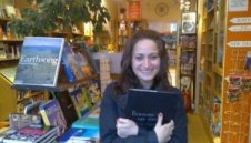 Играч на Славия предлага брак в книжарницата на филма "Нотинг Хил"