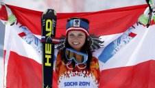 Ана Фенингер триумфира в супергигантския слалом