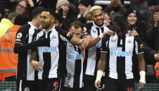 Свраките гледат към спасението, Уест Хям към Топ 4