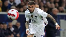 Ман Юнайтед си хареса защитник на Ланс