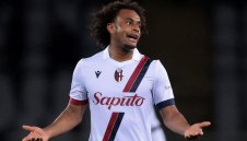 Червените дяволи на практика са уредили звездата на Болоня