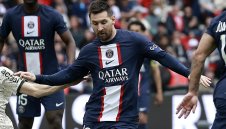 Меси е готов на 3 пъти по-малко пари заради Барса