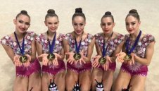 Ансамбълът ни грабна бронз в Баку, макар че бе ощетен от съдиите