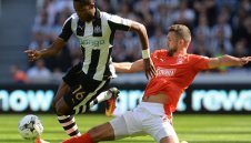 Нюкасъл пак се издъни