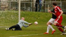 47-годишният Баслер се завърна, но като вратар!