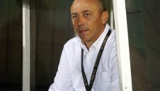 Илиан Илиев остава треньор на Черно море