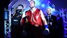 Тервел защити Кобрата: Суши се целуваше с още двама на партито