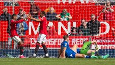 Силен Ман Юнайтед карамелизира Евертън + ВИДЕО