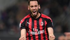 Милан пуска Чалханоглу "на сергията", може да го продаде до броени дни