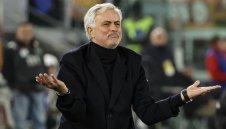 За пари: И Моуриньо клекна пред арабите