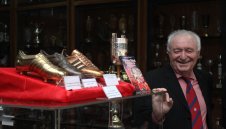 Жеката не се шегува: Подновявам кариерата си през есента, ако Камбура ме изпревари по голове